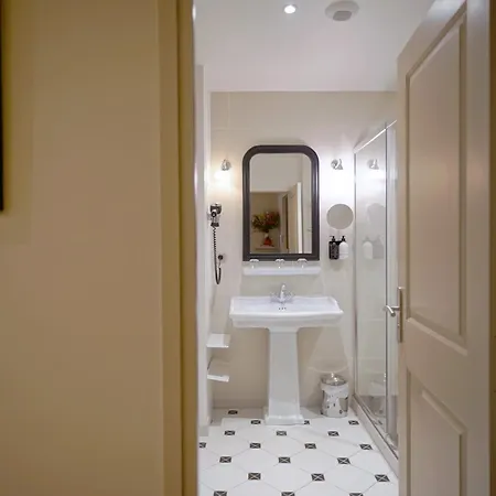 Hotell Litteraire Gustave Flaubert, Bw Signature Collection 4*