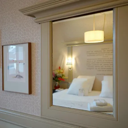 Hotell Litteraire Gustave Flaubert, Bw Signature Collection 4*