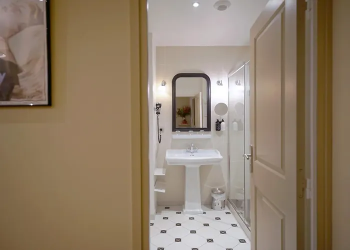 Hotel Litteraire Gustave Flaubert, Bw Signature Collection 4*